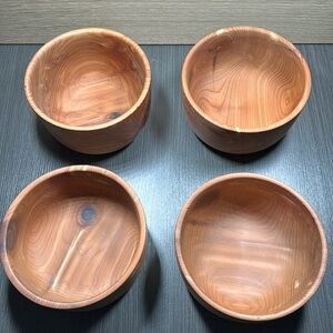 Set of 4 cedar bowls
